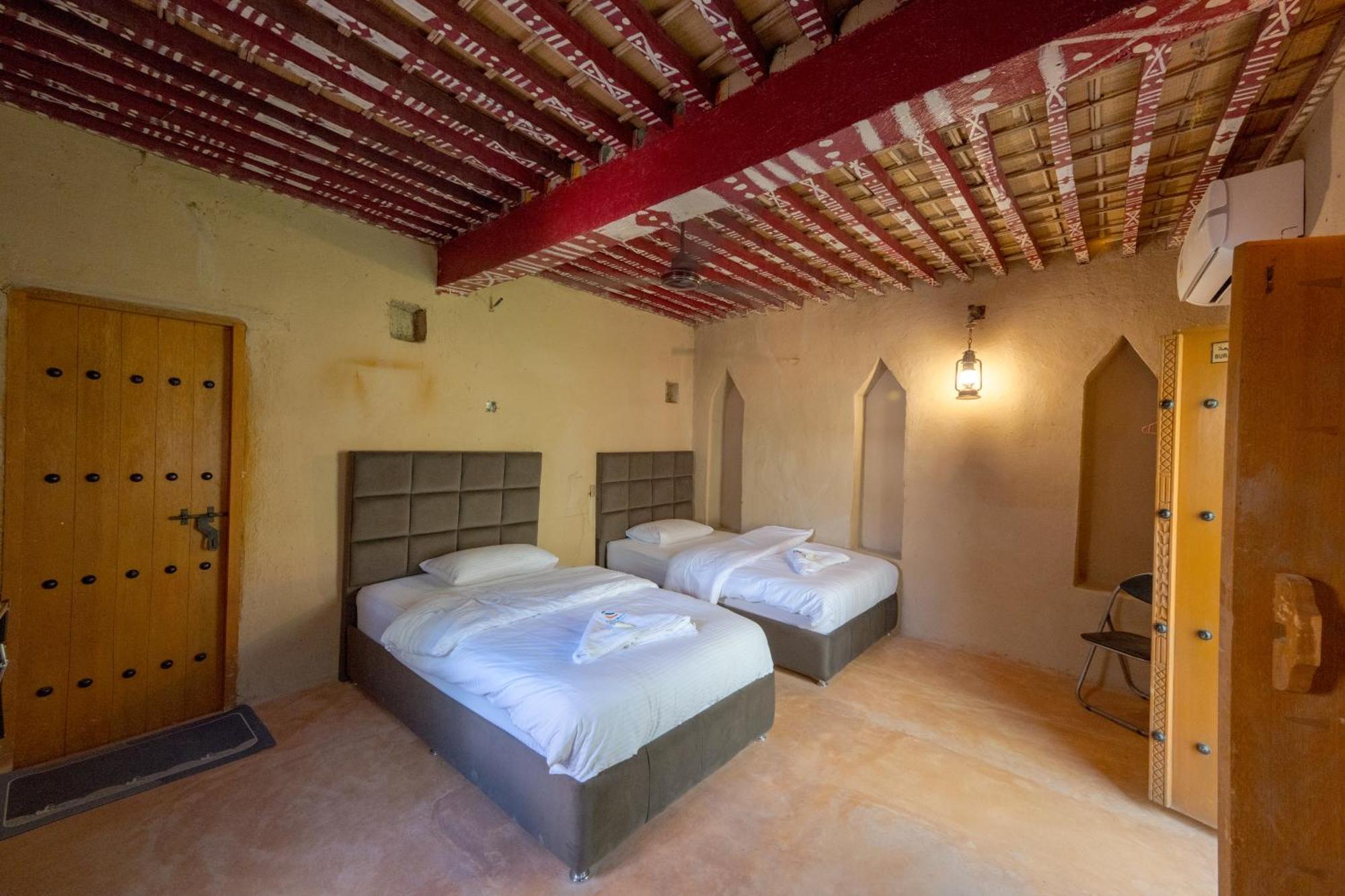 Al Ḩamrāʼ بيت نُزل السلام Bait Salam Inn מראה חיצוני תמונה
