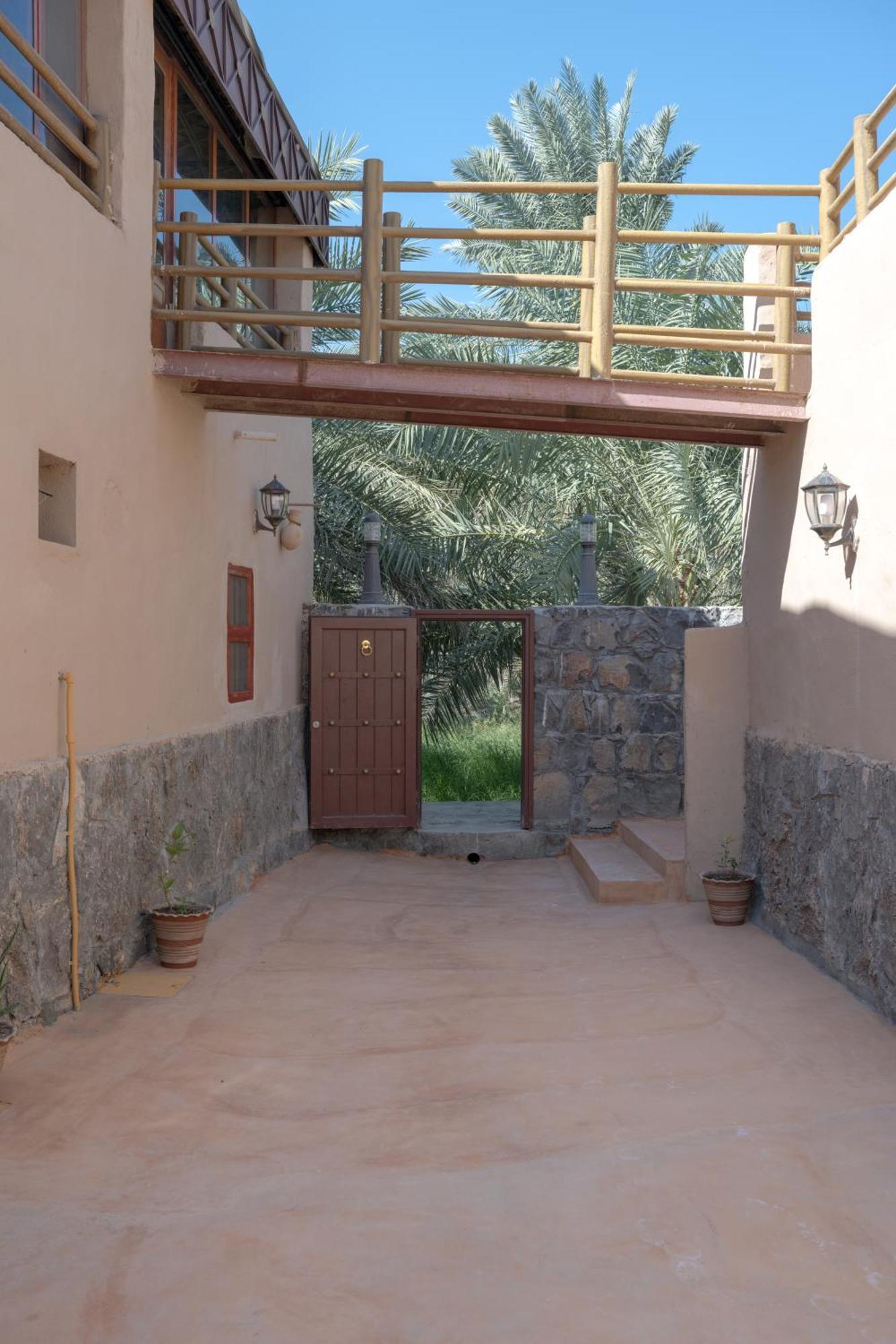 Al Ḩamrāʼ بيت نُزل السلام Bait Salam Inn מראה חיצוני תמונה