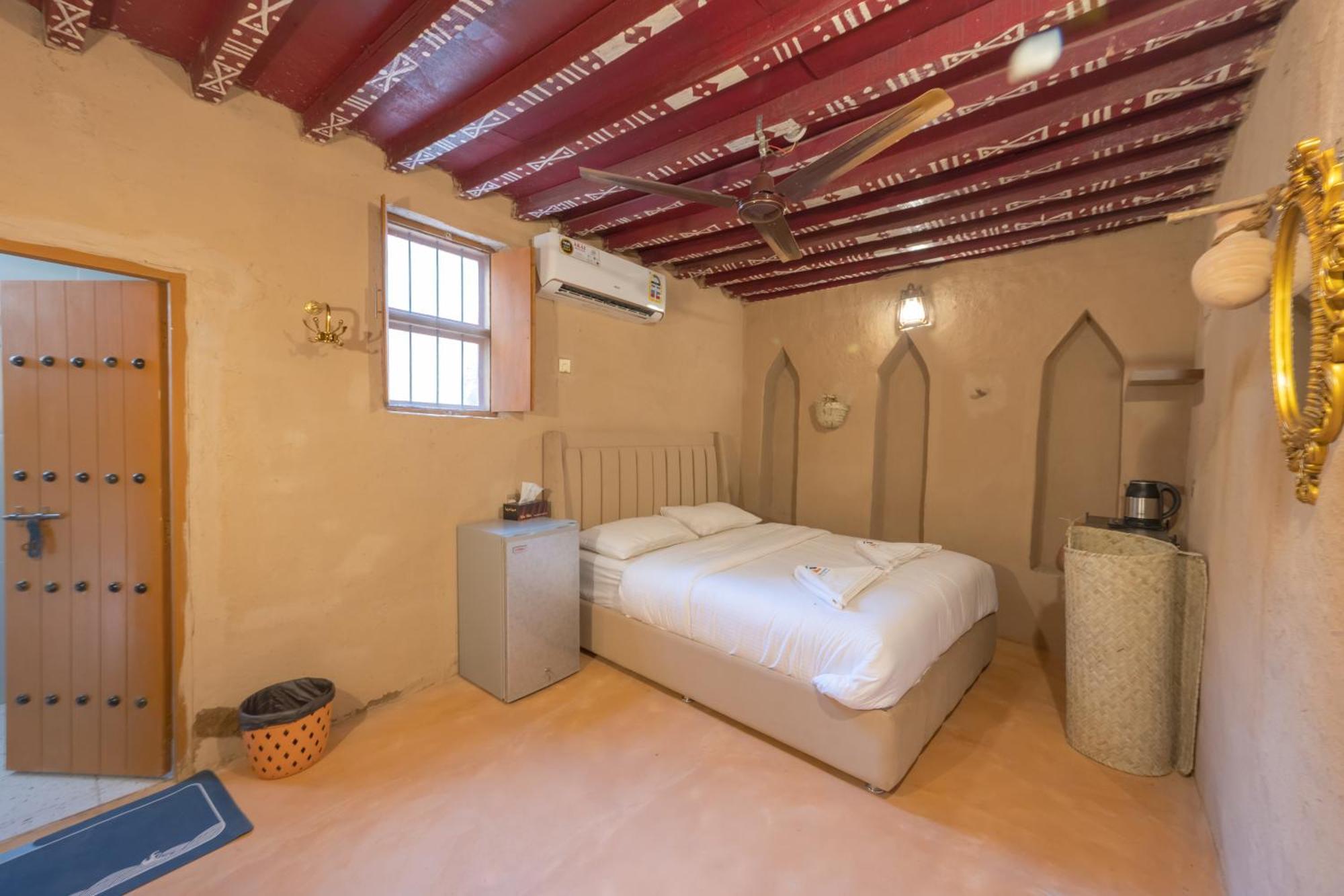 Al Ḩamrāʼ بيت نُزل السلام Bait Salam Inn מראה חיצוני תמונה
