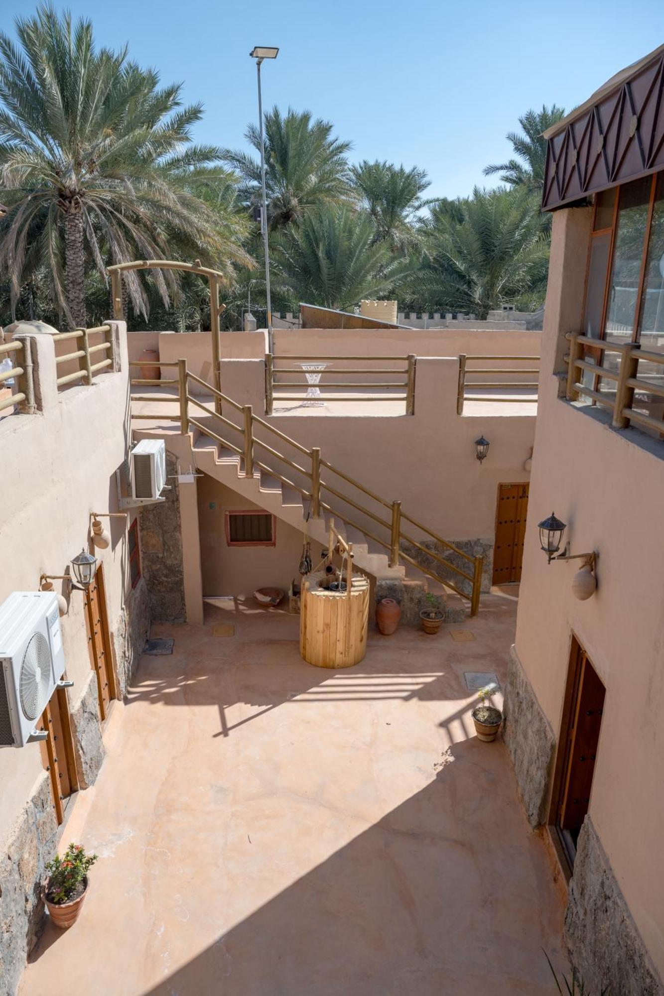 Al Ḩamrāʼ بيت نُزل السلام Bait Salam Inn מראה חיצוני תמונה